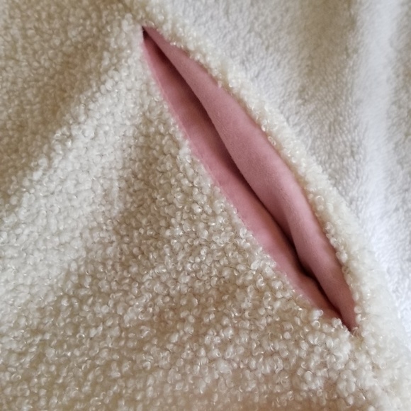 Pink/Off White with pockets pull over top.. EUC - Picture 6 of 7